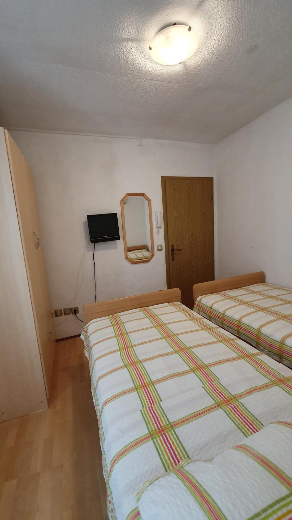 Appartamento Apartmaji Mila Pirano Esterno foto